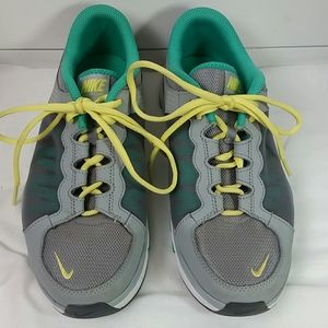 Women's Nike gray / green running shoes.  Sz 9